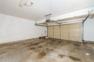 Home for sale in Huntington Beach: Garage