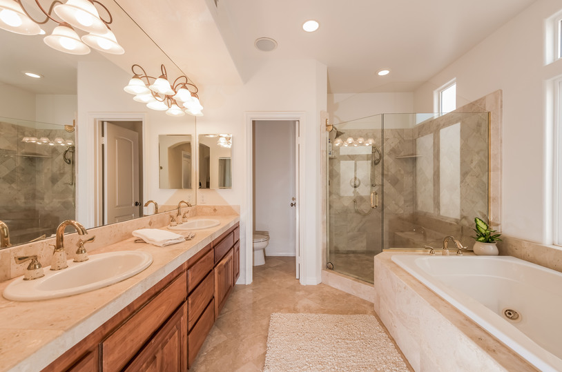 Home for Sale in HUntongton Beach: Master Bathroom