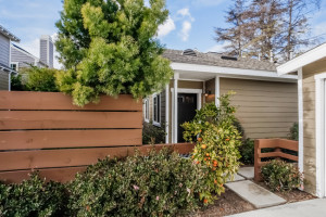 Home for Sale in Costa Mesa