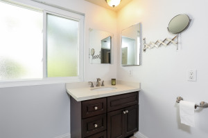 22782-rumble-dr-lake-forest-master_bathroom