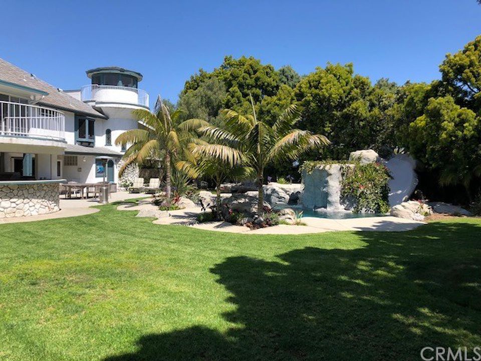 Have you been looking for a house for sale in Huntington Beach?! If so, you'll want to check out this amazing listing. Give Danny Murphy & Associates a call today for more information. An amazing property for sale through the best realtor in Huntington Beach!