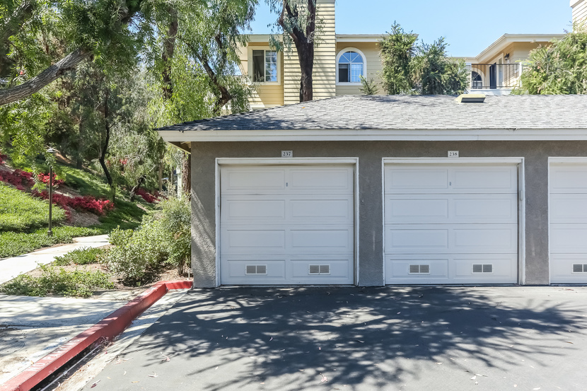 Garage in Canyon Villas 