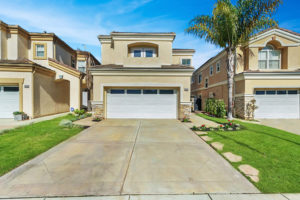 This is a newer construction, beach-close home with beautiful modern finishes. If you are looking for a Huntington Beach home you won't want to miss out on this great property! Learn more below. 