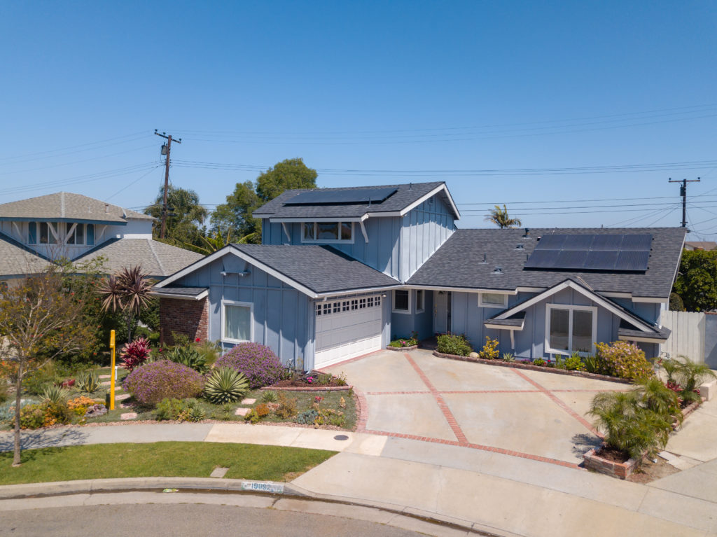 Welcome to your new beach close, interior tract home in this quiet and established neighborhood.  With all 4 bedrooms downstairs, the home lives like a single story and offers a comfortable and open floor plan with an abundance of natural light. 