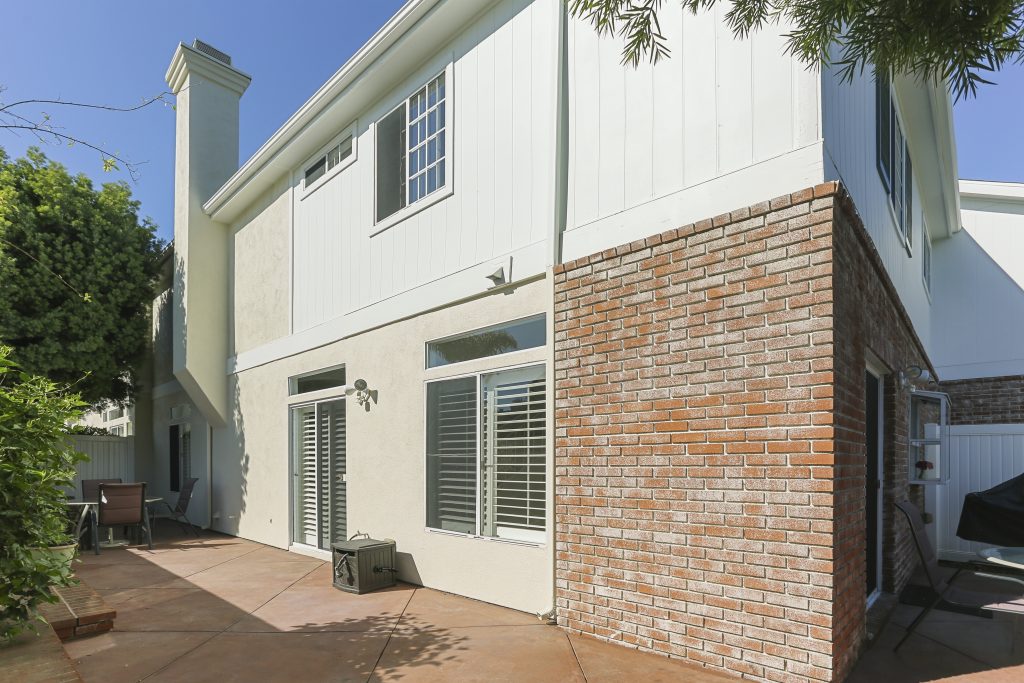 Spacious and freshened up 3 bed / 2 bath townhome in the tucked away and gated community of Cathedral Point! 18775 Chapel Lane, Huntington Beach is our newest listing, read on for more details!