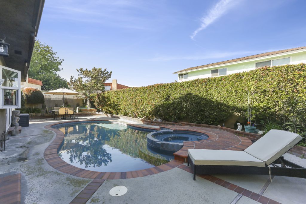 8121 Dartmoor Drive, Huntington Beach