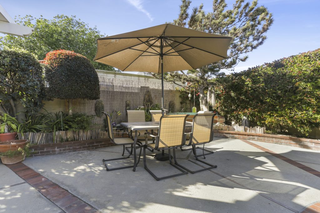 8121 Dartmoor Drive, Huntington Beach - Danny Murphy & Associates