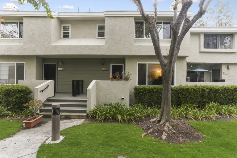 Two Story Townhouse Located in the highly desirable Grandview Crest Community. Close to good schools, parks, walking and hiking trails, freeways and shopping and entertainment at the Spectrum! Check out the details of 26338 W Grove Circle #67, Lake Forest  below! 