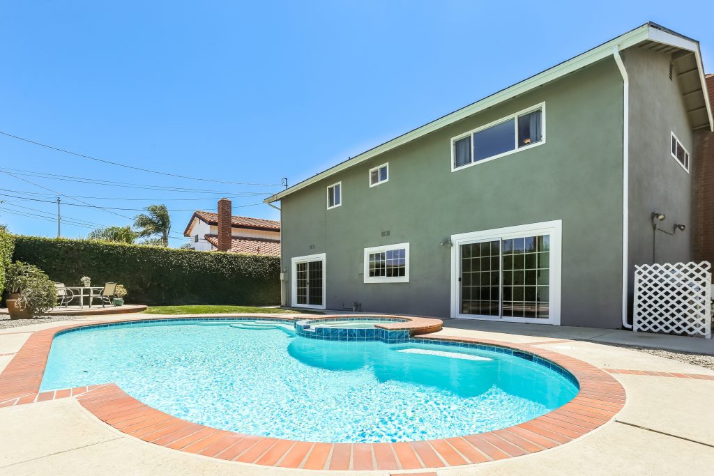 21812 Fairlane Circle, Huntington Beach is a nicely upgraded, pool home with an interior tract location on a cul-de-sac, located in a highly sought after beach close community serviced by top notch schools!