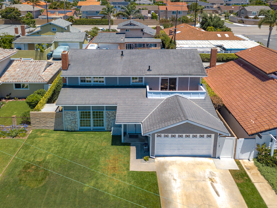 21812 Fairlane Circle, Huntington Beach is a nicely upgraded, pool home with an interior tract location on a cul-de-sac, located in a highly sought after beach close community serviced by top notch schools!