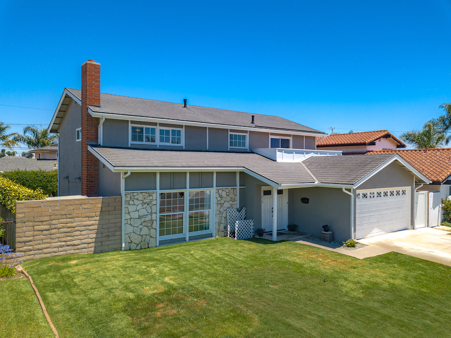 21812 Fairlane Circle, Huntington Beach is a nicely upgraded, pool home with an interior tract location on a cul-de-sac, located in a highly sought after beach close community serviced by top notch schools!