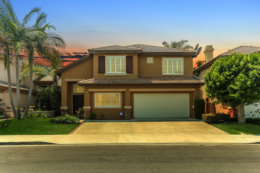 36 Santa Comba, Irvine is a spacious interior tract home on a cul-de-sac featuring 5 bedrooms (1 Downstairs) and 2.5 baths in the highly desirable Westpark community!!