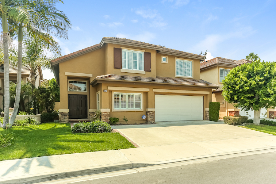 36 Santa Comba, Irvine is a spacious interior tract home on a cul-de-sac featuring 5 bedrooms (1 Downstairs) and 2.5 baths in the highly desirable Westpark community!!