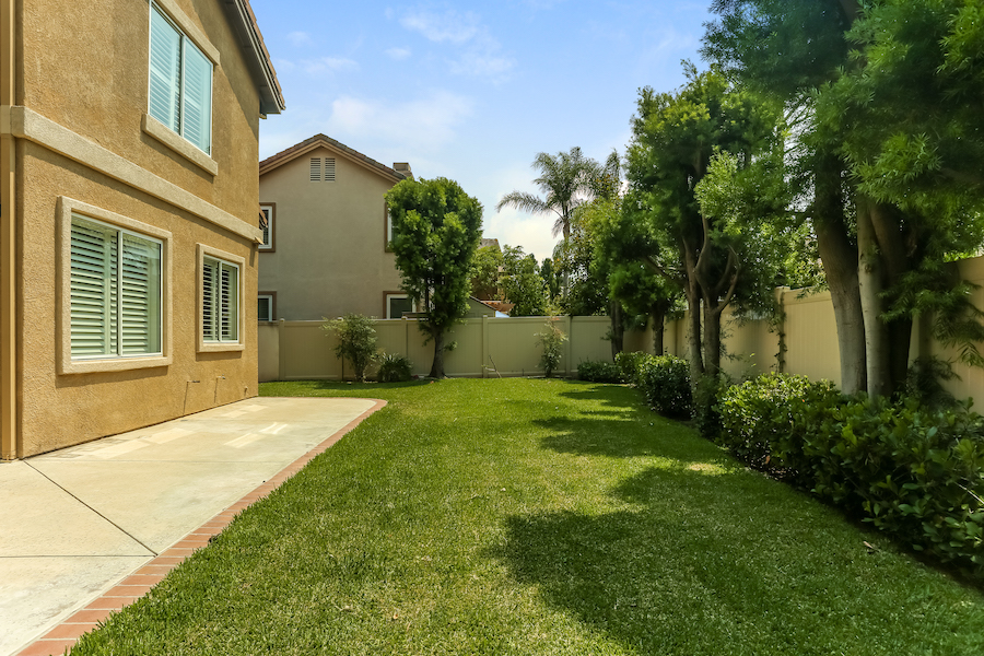 36 Santa Comba, Irvine is a spacious interior tract home on a cul-de-sac featuring 5 bedrooms (1 Downstairs) and 2.5 baths in the highly desirable Westpark community!!