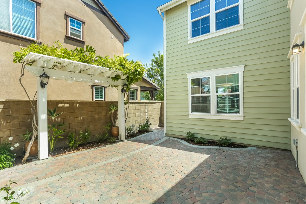 16607 Mosscreek Street in Tustin is a beautifully upgraded, 5 bedroom, 4 bath 3,137 sq ft Columbus Grove home located within the prestigious Irvine Unified School District!