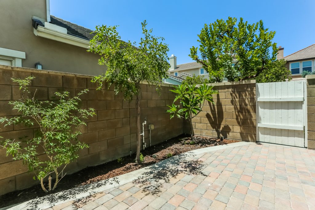 16607 Mosscreek Street in Tustin is a beautifully upgraded, 5 bedroom, 4 bath 3,137 sq ft Columbus Grove home located within the prestigious Irvine Unified School District!