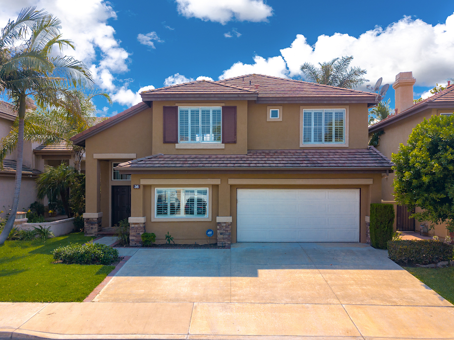 36 Santa Comba, Irvine is a spacious interior tract home on a cul-de-sac featuring 5 bedrooms (1 Downstairs) and 2.5 baths in the highly desirable Westpark community!!