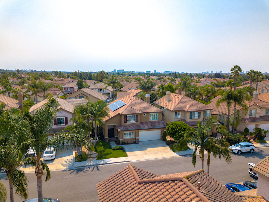 36 Santa Comba, Irvine is a spacious interior tract home on a cul-de-sac featuring 5 bedrooms (1 Downstairs) and 2.5 baths in the highly desirable Westpark community!!