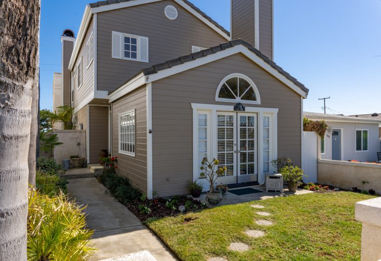 630 Geneva Ave, Huntington Beach is a beach close home in quiet area of Old Downtown Huntington, featuring 3 beds, 2-1/2 baths & large 3rd level deck with panoramic views!