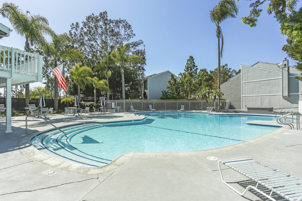 10 Odyssey Court, Newport Beach is a nicely upgraded 2 bed, 2.5 bath condo with panoramic ocean views from the Newport Pier to Catalina to Palos Verdes!