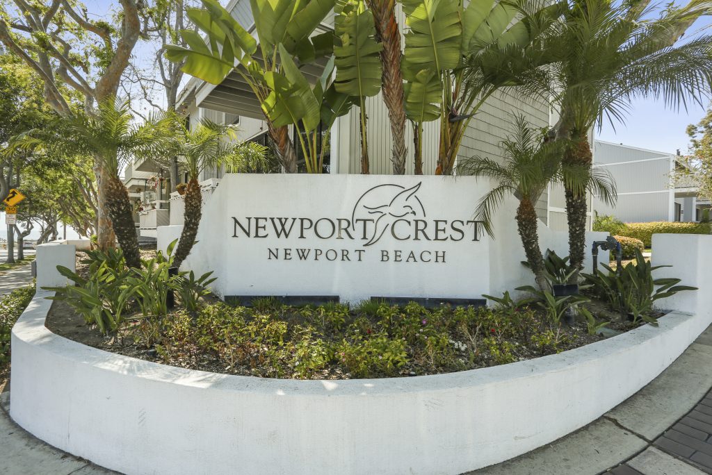 10 Odyssey Court, Newport Beach is a nicely upgraded 2 bed, 2.5 bath condo with panoramic ocean views from the Newport Pier to Catalina to Palos Verdes!