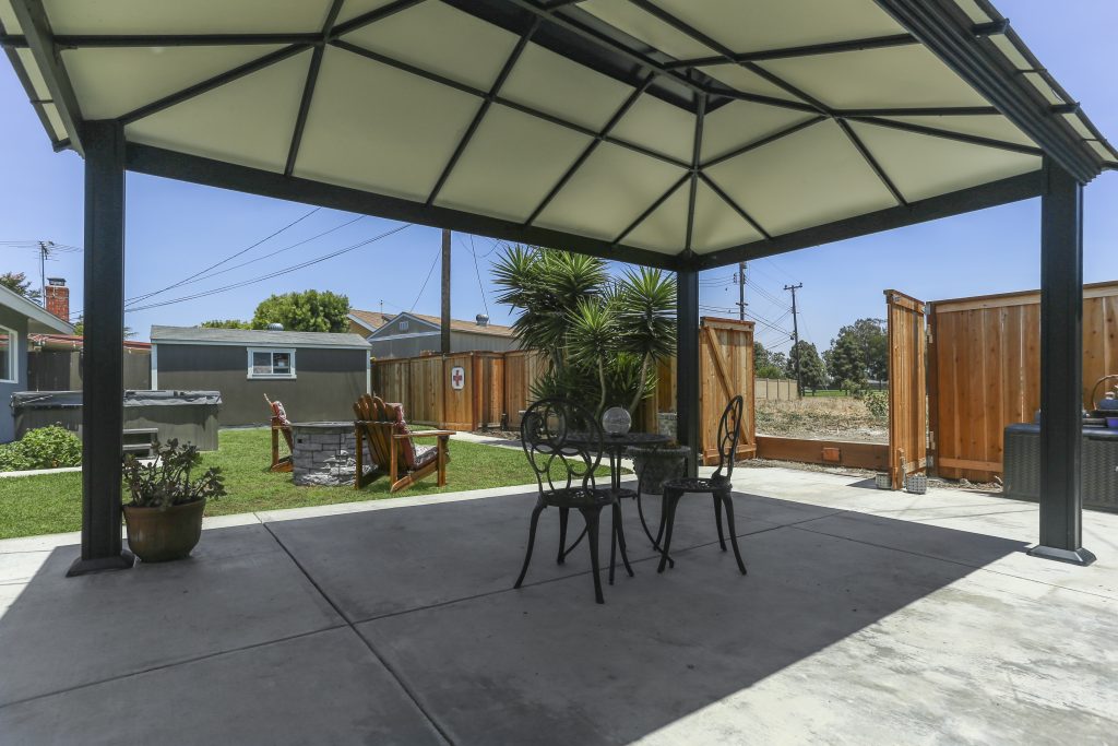 16692 Dale Vista Lane, Huntington Beach is a spacious 4 bed, 2 bath home on a 6,000 square foot lot in the Huntridge community!