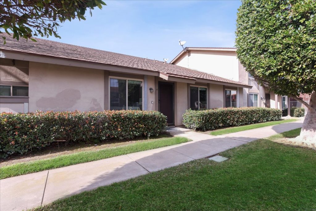 16872 Cod Circle #A, Huntington Beach is a  beautiful 2 bedroom, 1 Bathroom, end unit condo in the highly sought after Huntington Township community! Check out more details below! 