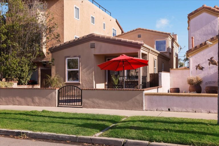 706 Main St, Huntington Beach, California is a beautifully remodeled 2 story beach cottage with 3 bed / 2 baths and walking distance to the famous Downtown Huntington shops, pier and parade route!!