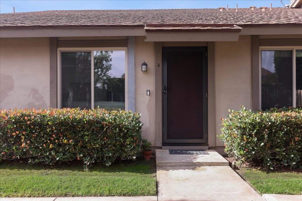 16872 Cod Circle #A, Huntington Beach is a  beautiful 2 bedroom, 1 Bathroom, end unit condo in the highly sought after Huntington Township community! Check out more details below! 