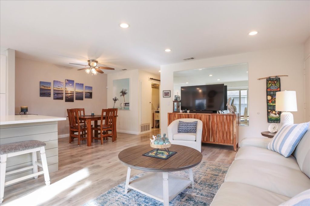 16872 Cod Circle #A, Huntington Beach is a  beautiful 2 bedroom, 1 Bathroom, end unit condo in the highly sought after Huntington Township community! Check out more details below! 