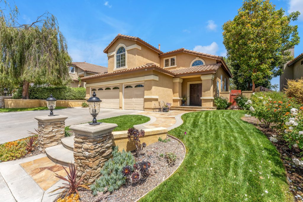 46 Via Tronido, Rancho Santa Margarita is a spacious interior tract home with 4 bedrooms, 3 bath rooms, a gorgeous backyard with a pool and spa and is situated on a quiet street in the Buena Vista Community!