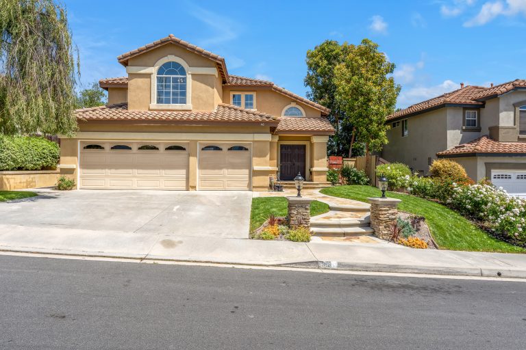 46 Via Tronido, Rancho Santa Margarita is a spacious interior tract home with 4 bedrooms, 3 bath rooms, a gorgeous backyard with a pool and spa and is situated on a quiet street in the Buena Vista Community!