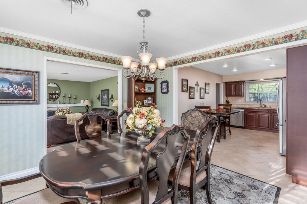 eating area with table and chairs