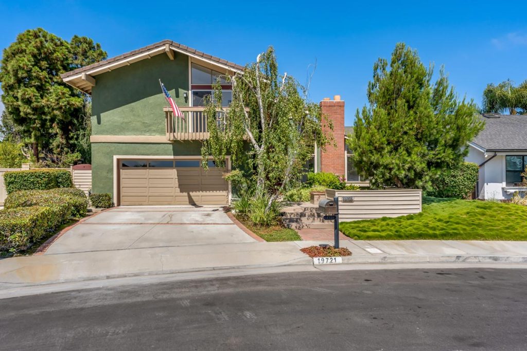 front of the house at 19721 Topeka Lane, Huntington Beach