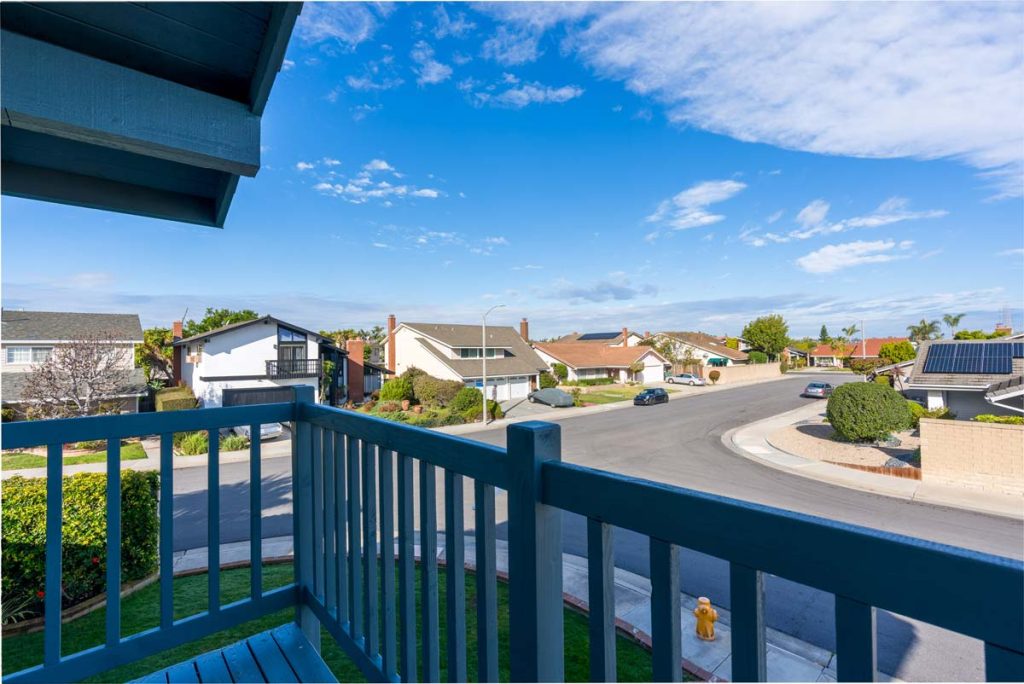 view of neighborhood off balcony