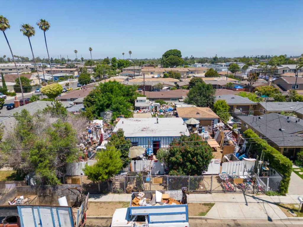 view of property at 734 W 20th Street