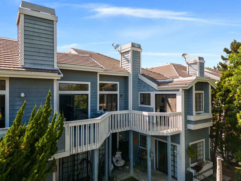 view of upper deck at 20332 Tidepool Circle #203