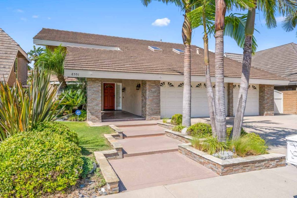 exterior entry way to 8551 Palermo Drive, Huntington Beach