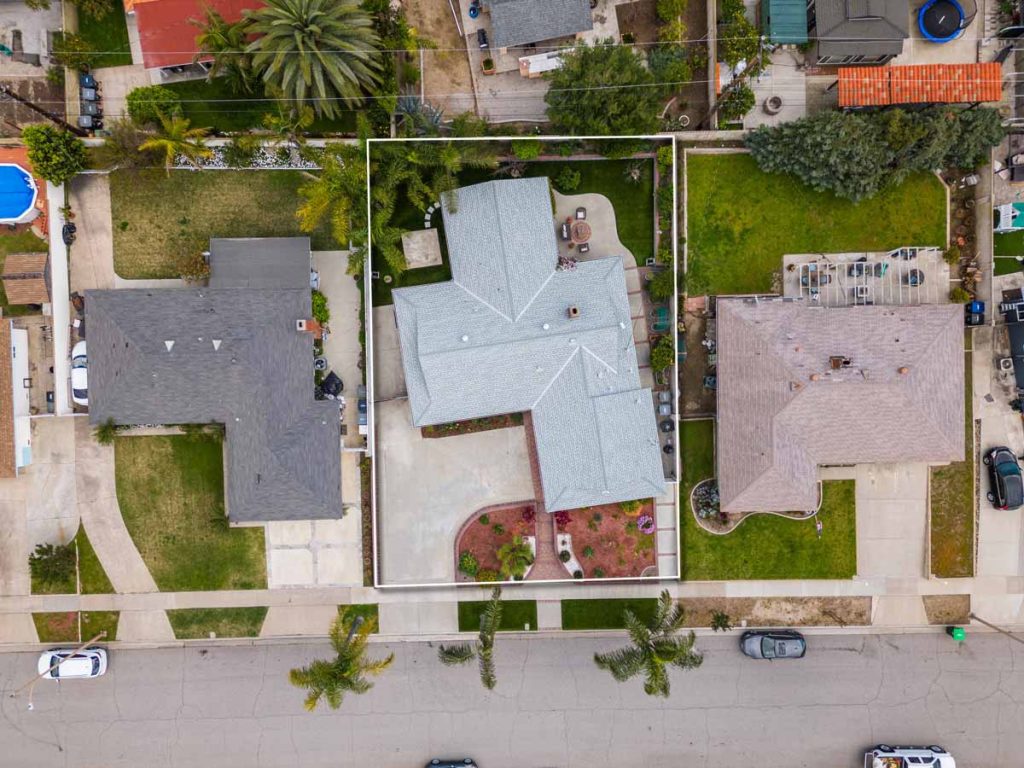 aerial view of home on rectangular lot