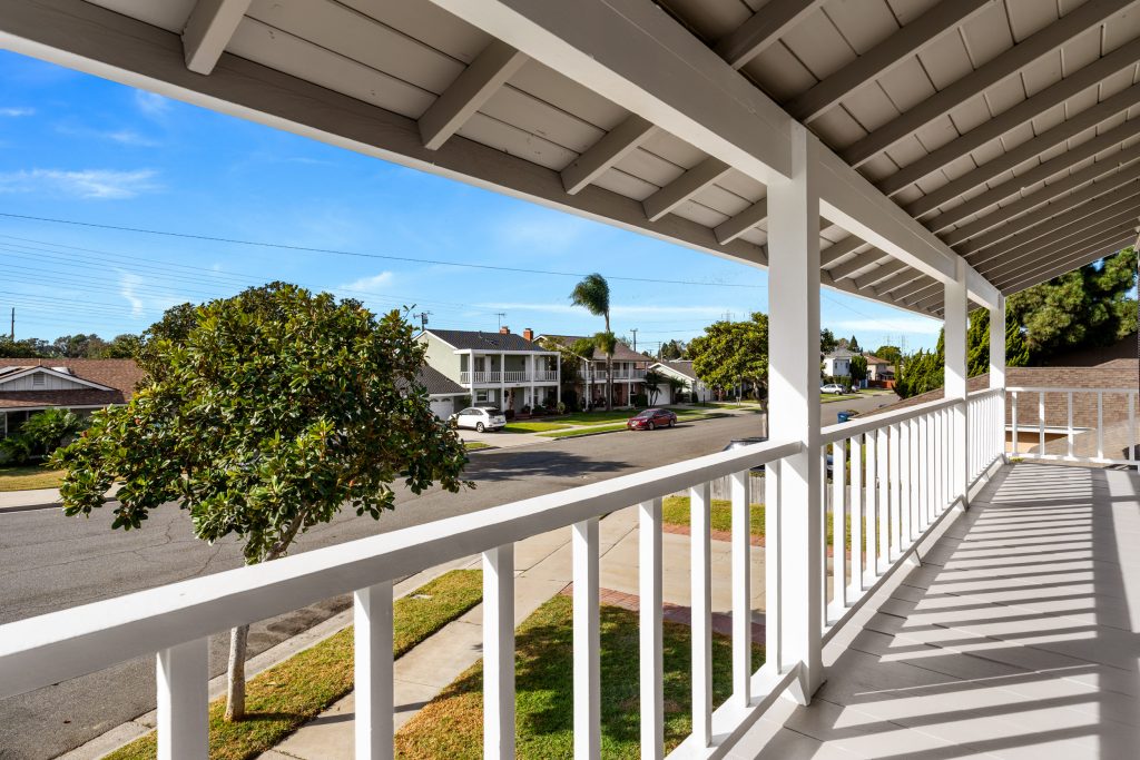 upstairs balcony overlooking street