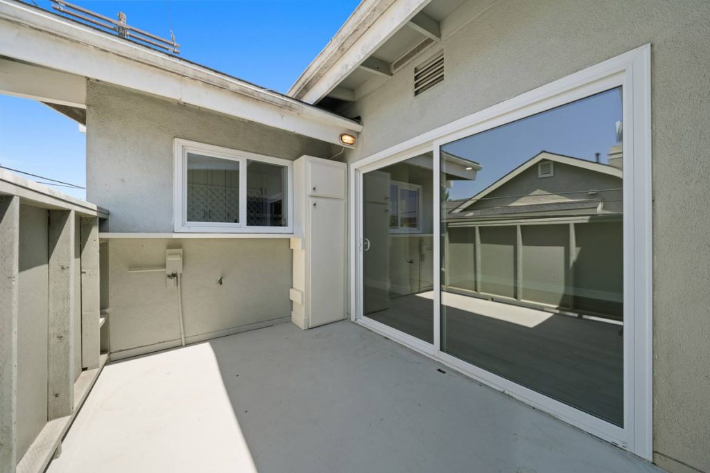 second story balcony of 503 Saint Andrews Road, Newport Beach